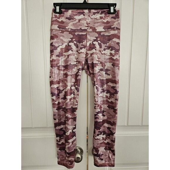 PowerHold By Fabletics Shiny Pink Camo Capri Leggings Size XS - Picture 1 of 9